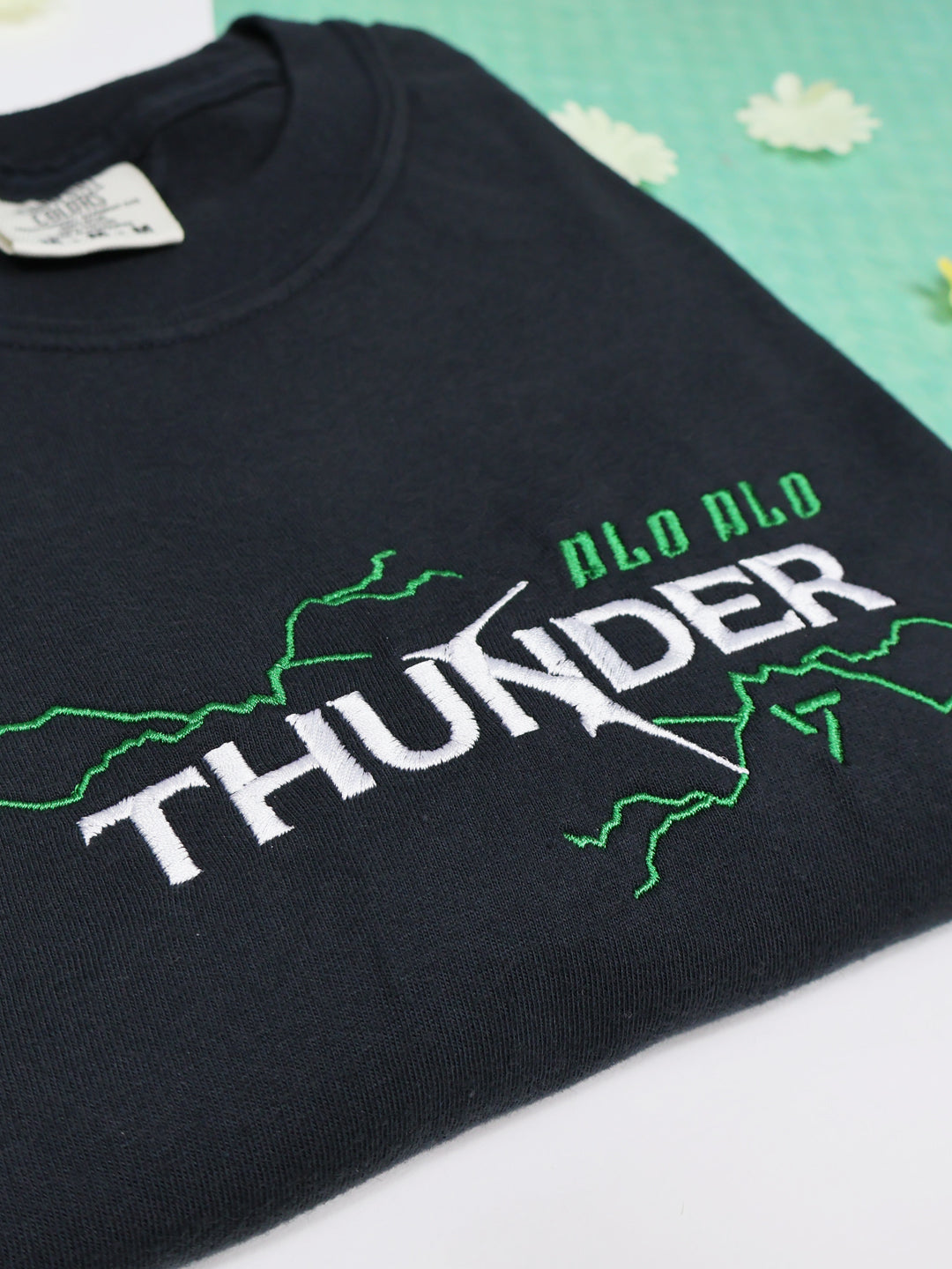 Seventeen Thunder Sweatshirt/T-Shirt